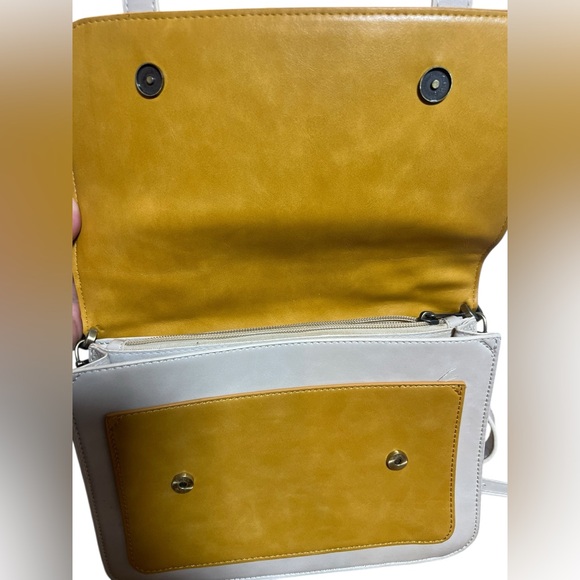 Elegant Yellow and Cream Crossbody Bag - Picture 4 of 7